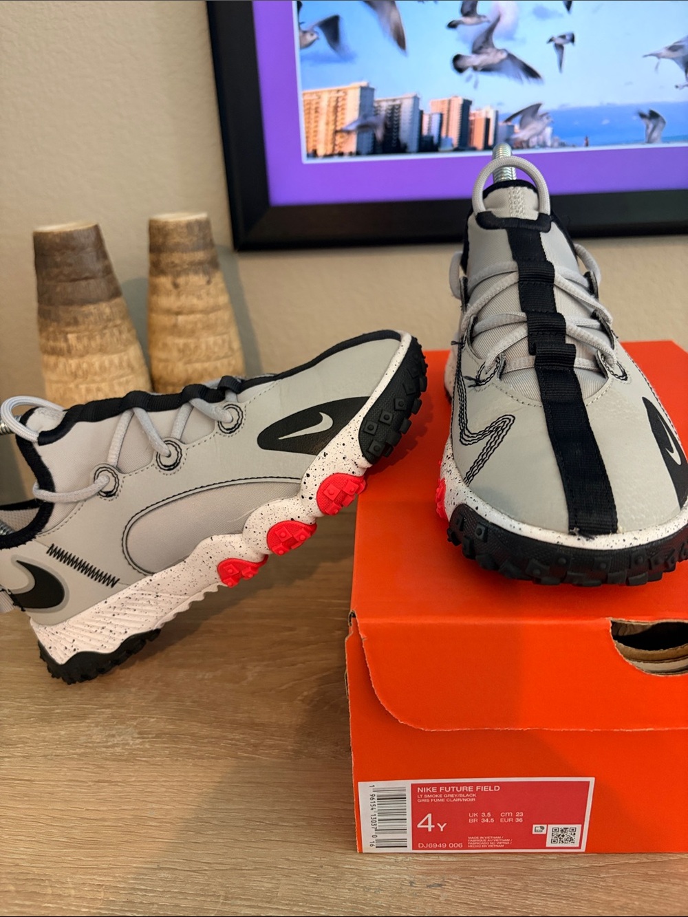 Nike Future Field Kids Size 4Y Multi-Sport Turf Shoes